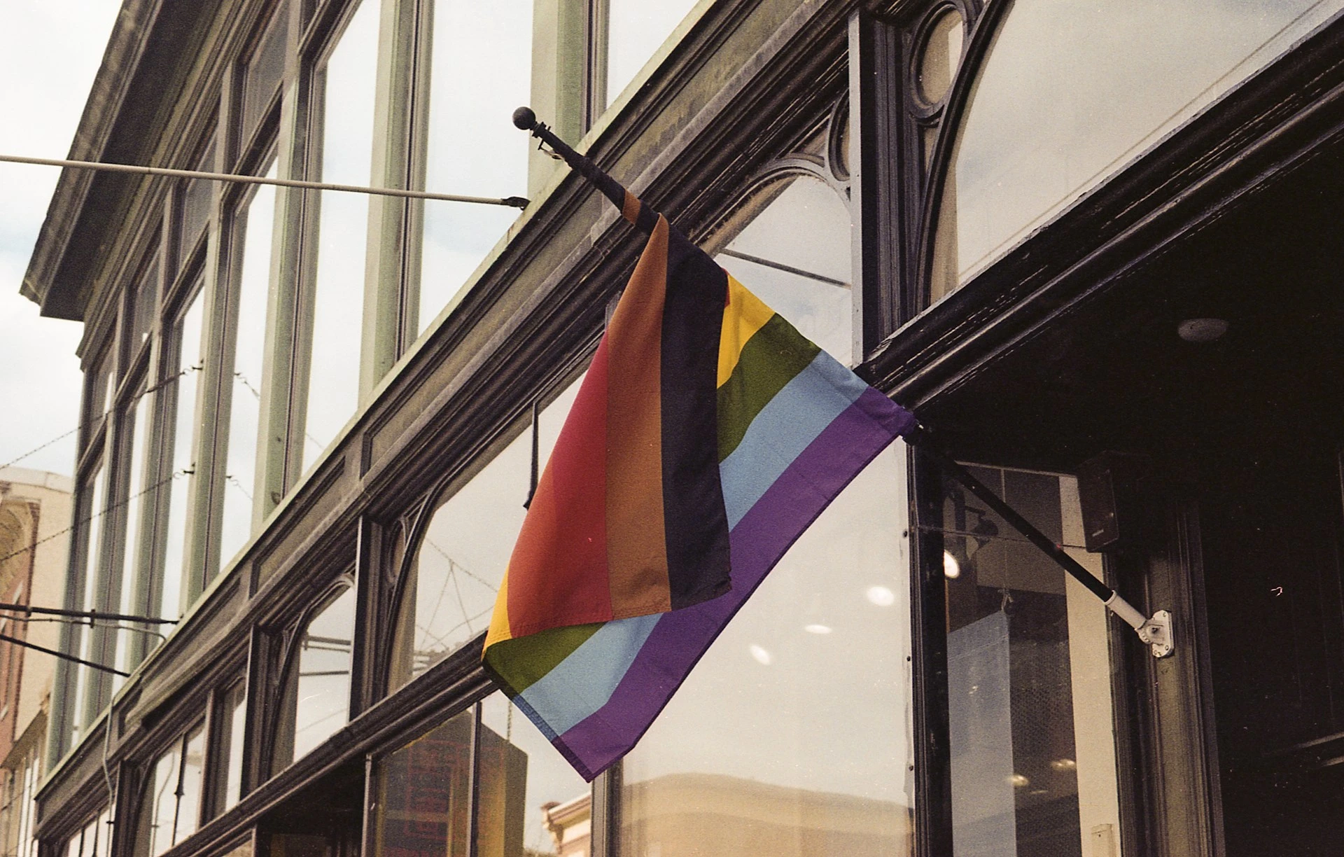 Haushaltsantrag: Queere Sichtbarkeit und Schutzr&auml;ume durch die F&ouml;rderung von queerKAstle e.V. erhalten